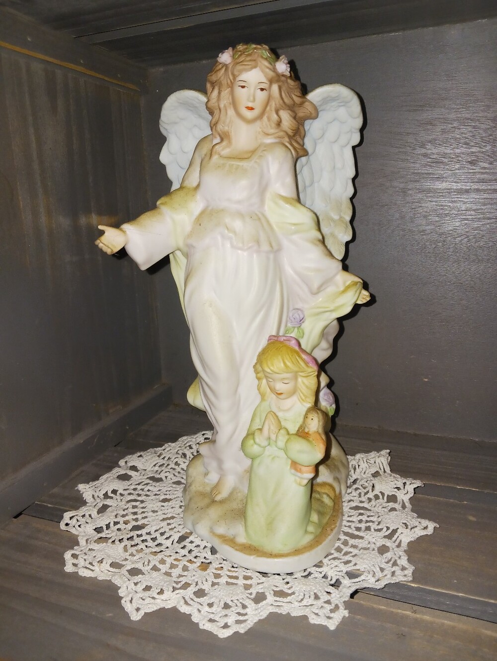 1999 Home Interiors Pastel Angel and Child Figurine in White and Cream
